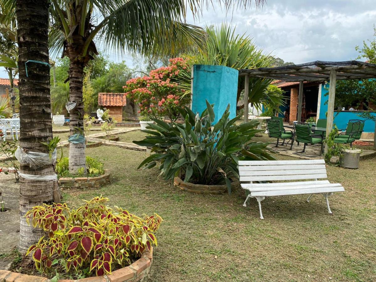 Hospedagem Recanto Das Orquideas Quatis Bagian luar foto