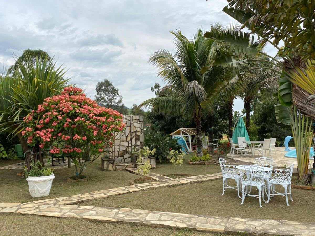 Hospedagem Recanto Das Orquideas Quatis Bagian luar foto